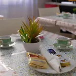 Annunziata- In Centro, Vicino All' Ospedale Di Bed and breakfast
