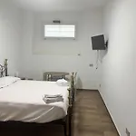 Annunziata- In Centro, Vicino All' Ospedale Di Bed and breakfast