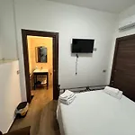 Bed and breakfast Annunziata- In Centro, Vicino All' Ospedale Di Cosenza