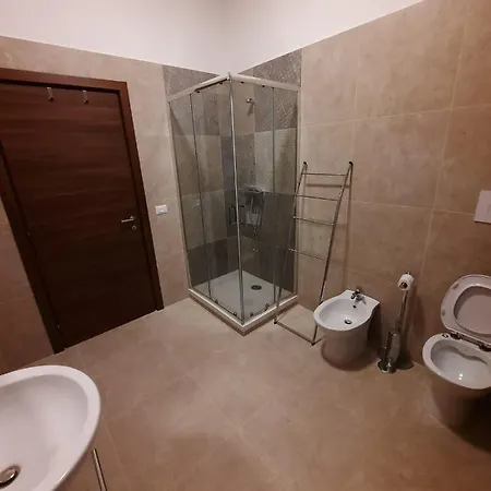 Annunziata-vicino All' Ospedale Civile Dell'annunziata E Clinica Scarnati, A Due Passi Dall'ospedale Mariano Santo,siamo Nel Centro Di Con Facilita' Di Parcheggio E Servizi Vari Bed and breakfast