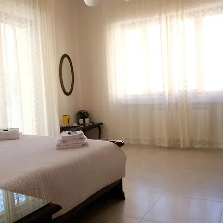 Bed and breakfast Annunziata-vicino All' Ospedale Civile Dell'annunziata E Clinica Scarnati, A Due Passi Dall'ospedale Mariano Santo,siamo Nel Centro Di Con Facilita' Di Parcheggio E Servizi Vari