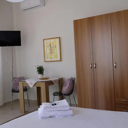 Annunziata-vicino All' Ospedale Civile Dell'annunziata E Clinica Scarnati, A Due Passi Dall'ospedale Mariano Santo,siamo Nel Centro Di Con Facilita' Di Parcheggio E Servizi Vari コゼンツァ