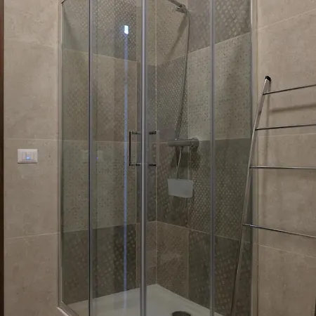 Annunziata-vicino All' Ospedale Civile Dell'annunziata E Clinica Scarnati, A Due Passi Dall'ospedale Mariano Santo,siamo Nel Centro Di Con Facilita' Di Parcheggio E Servizi Vari