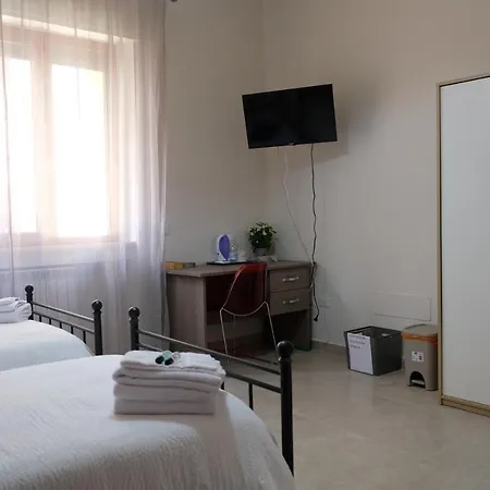 Annunziata-vicino All' Ospedale Civile Dell'annunziata E Clinica Scarnati, A Due Passi Dall'ospedale Mariano Santo,siamo Nel Centro Di Con Facilita' Di Parcheggio E Servizi Vari 3* コゼンツァ