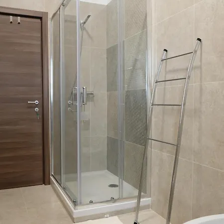 Annunziata-vicino All' Ospedale Civile Dell'annunziata E Clinica Scarnati, A Due Passi Dall'ospedale Mariano Santo,siamo Nel Centro Di Con Facilita' Di Parcheggio E Servizi Vari Bed and breakfast