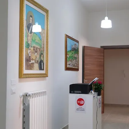 Annunziata-vicino All' Ospedale Civile Dell'annunziata E Clinica Scarnati, A Due Passi Dall'ospedale Mariano Santo,siamo Nel Centro Di Con Facilita' Di Parcheggio E Servizi Vari Cosenza