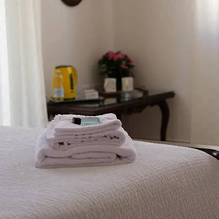 Bed and breakfast Annunziata-vicino All' Ospedale Civile Dell'annunziata E Clinica Scarnati, A Due Passi Dall'ospedale Mariano Santo,siamo Nel Centro Di Con Facilita' Di Parcheggio E Servizi Vari Cosenza