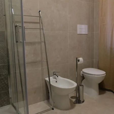 Annunziata-vicino All' Ospedale Civile Dell'annunziata E Clinica Scarnati, A Due Passi Dall'ospedale Mariano Santo,siamo Nel Centro Di Con Facilita' Di Parcheggio E Servizi Vari Bed and breakfast 3*