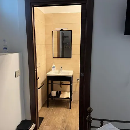 Annunziata-vicino All' Ospedale Civile Dell'annunziata E Clinica Scarnati, A Due Passi Dall'ospedale Mariano Santo,siamo Nel Centro Di Con Facilita' Di Parcheggio E Servizi Vari