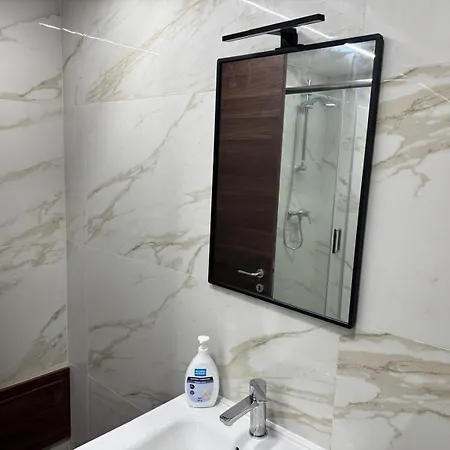 Annunziata-vicino All' Ospedale Civile Dell'annunziata E Clinica Scarnati, A Due Passi Dall'ospedale Mariano Santo,siamo Nel Centro Di Con Facilita' Di Parcheggio E Servizi Vari ベッド・アンド・ブレックファスト コゼンツァ