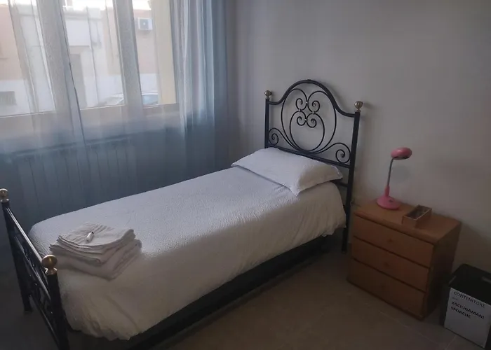 Annunziata- In Centro, Vicino All' Ospedale Di 4*