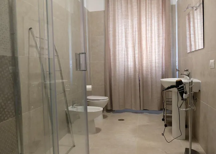 Annunziata- In Centro, Vicino All' Ospedale Di 4* コゼンツァ