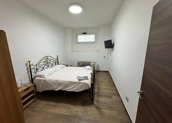 Annunziata- In Centro, Vicino All' Ospedale Di ベッド・アンド・ブレックファスト コゼンツァ